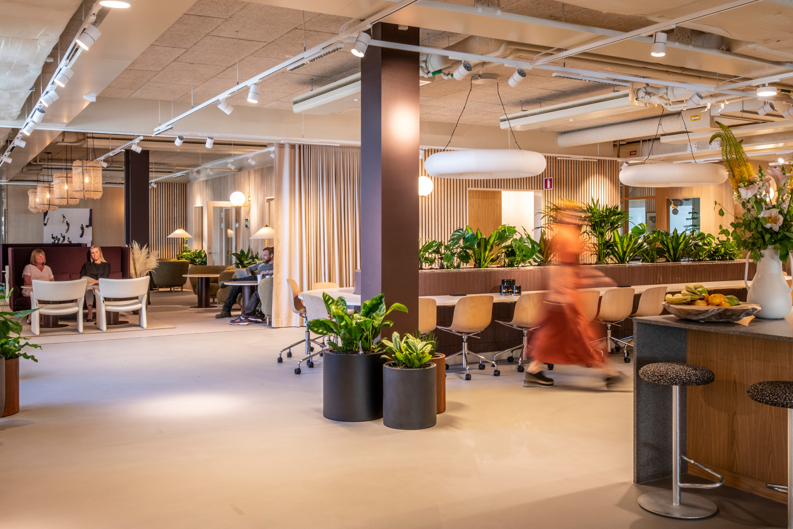 Rapporten Fremtidens arbejdsliv viser, at vi er tilbage på kontoret I ...